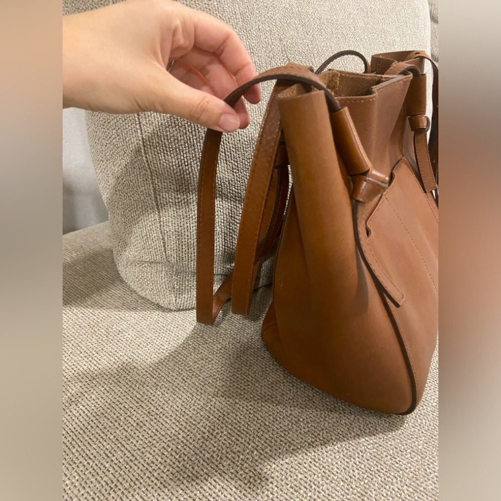 Madewell Knotted Leather Tote Bag - Picture 4 of 9